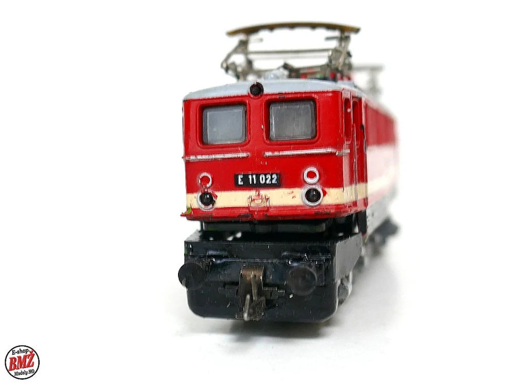 BTTB - Elektrická lokomotiva E 11 022 DR - TT