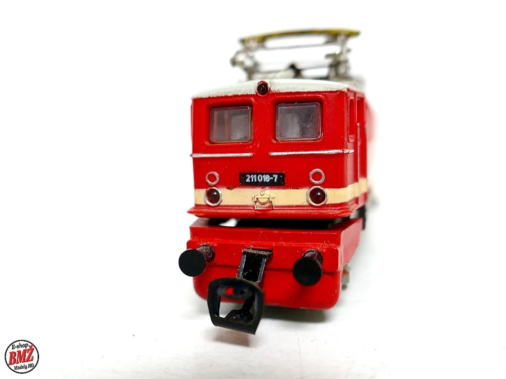BTTB - Elektrická lokomotiva BR 211 018 DR - TT
