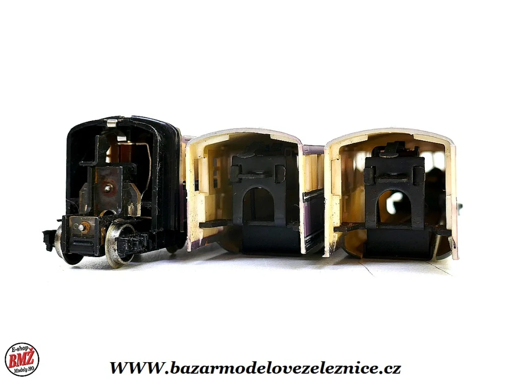 Gutzold - DC - Motorová souprava  SVT 137 DR 3 dílná - HO