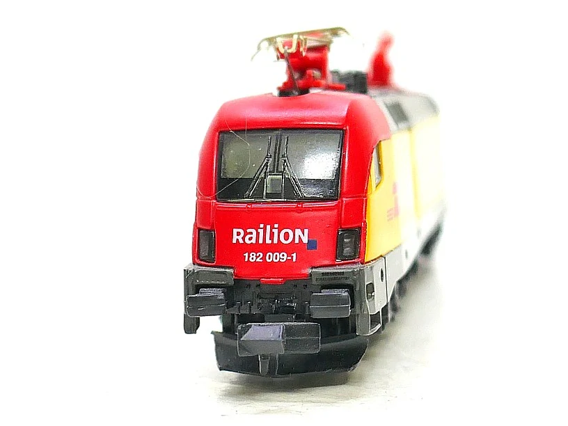 Hobbytrain - DSS - Elektrická lokomotiva 182 Taurus - DHL - N