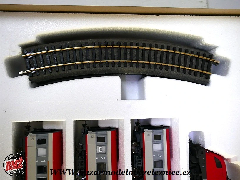 Nové Piko - DSS - Set s elektrickou lokomotivou Taurus OBB + 3 vozy osobní - HO