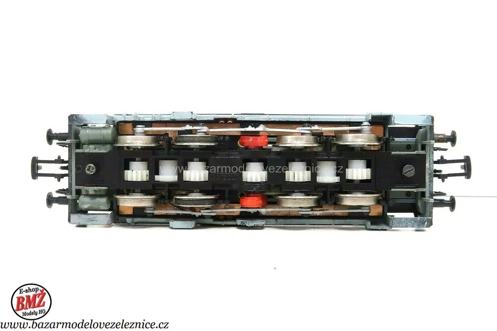 Gutzold - DC - Dieselová lokomotiva BR 106 073 DR - HO