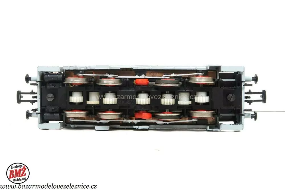 Gutzold - DC - Dieselová lokomotiva BR 106 073 DR - HO