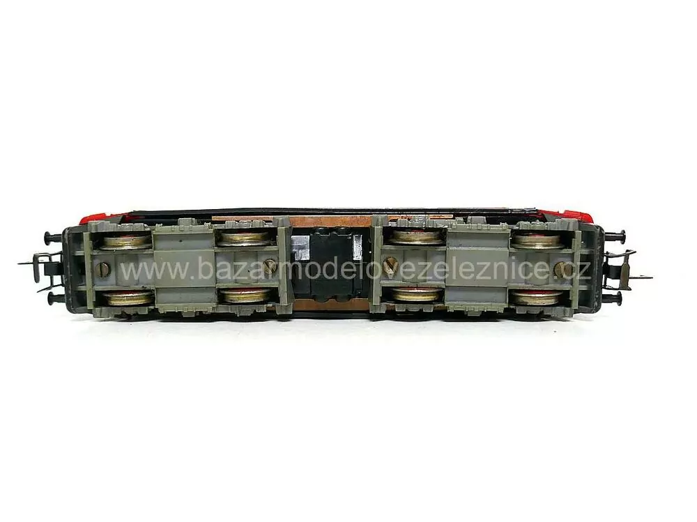 Zeuke - Elektrická lokomotiva BR 211 018 DR - TT