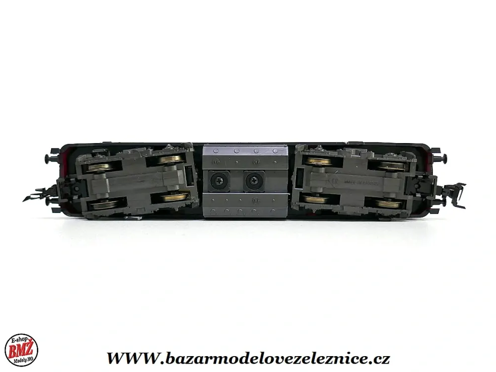 Roco - DC - Dieselová lokomotiva BR 215 020 DB - HO