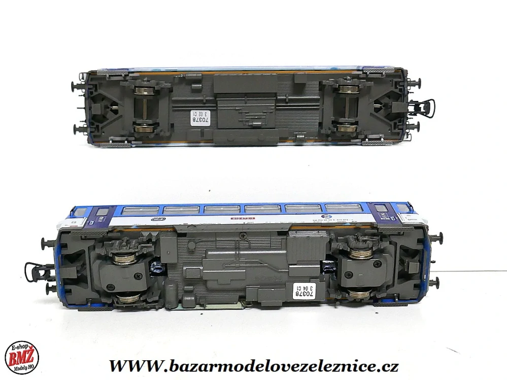 Roco - DCC - motorový a přípojný vůz 810 ČD NAJBRT - HO