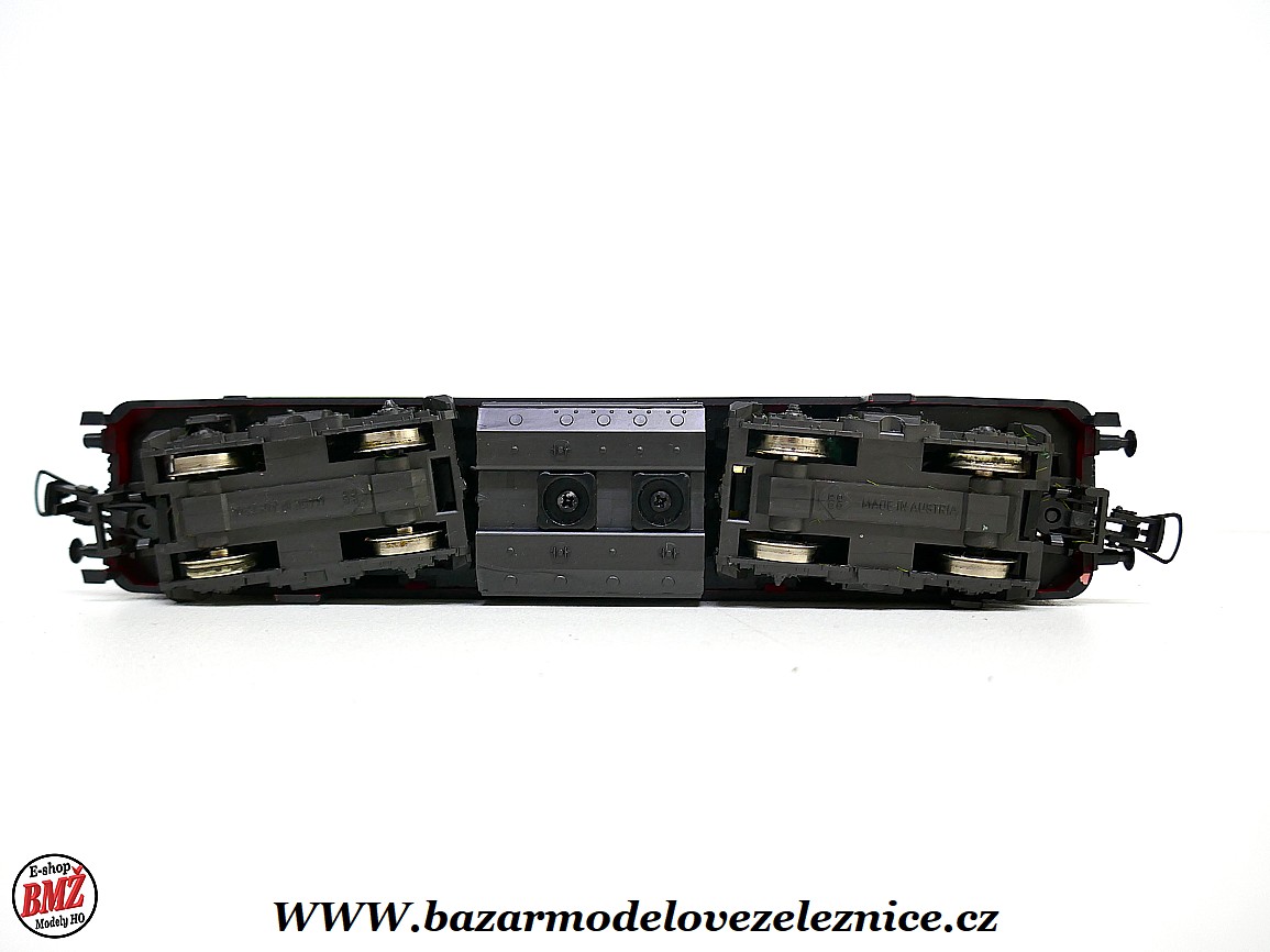 Roco - DC - Dieselová lokomotiva BR 215 015 DB - HO