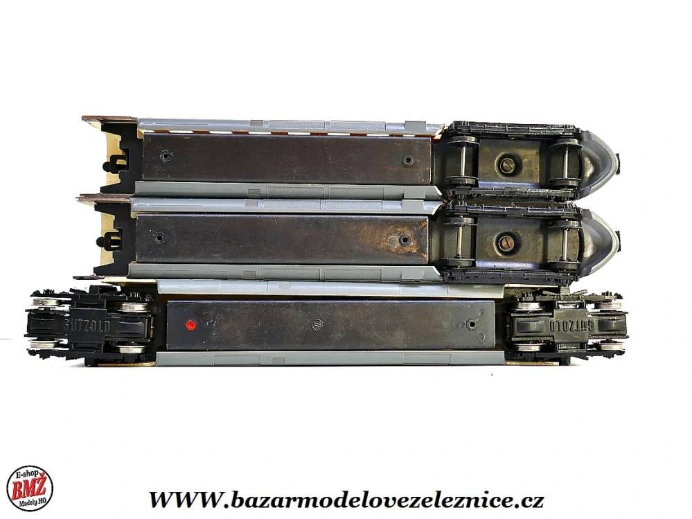 Gutzold - DC - Motorová souprava  SVT 137 DR 3 dílná - HO