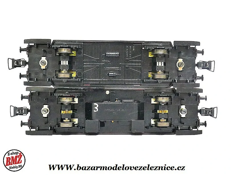Trix - DC - Motorová souprava VT 135/140 DRG - HO