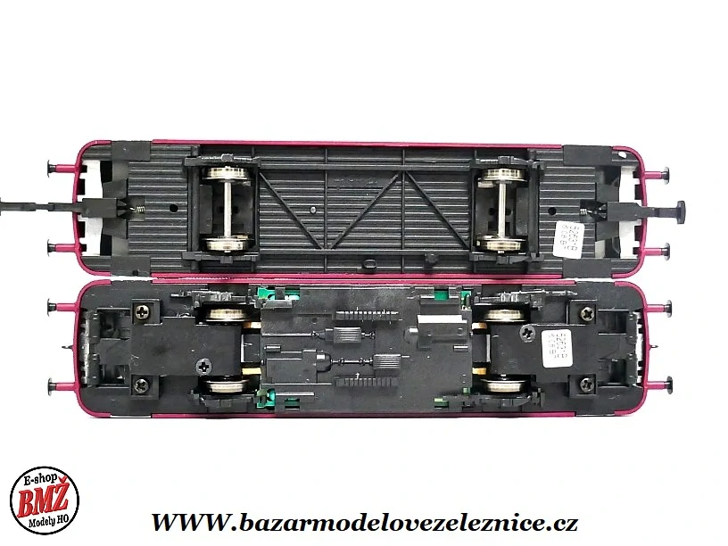 Roco - DCC + ZVUK - Motorová souprava VT/VS 98 DB + figurky  - HO