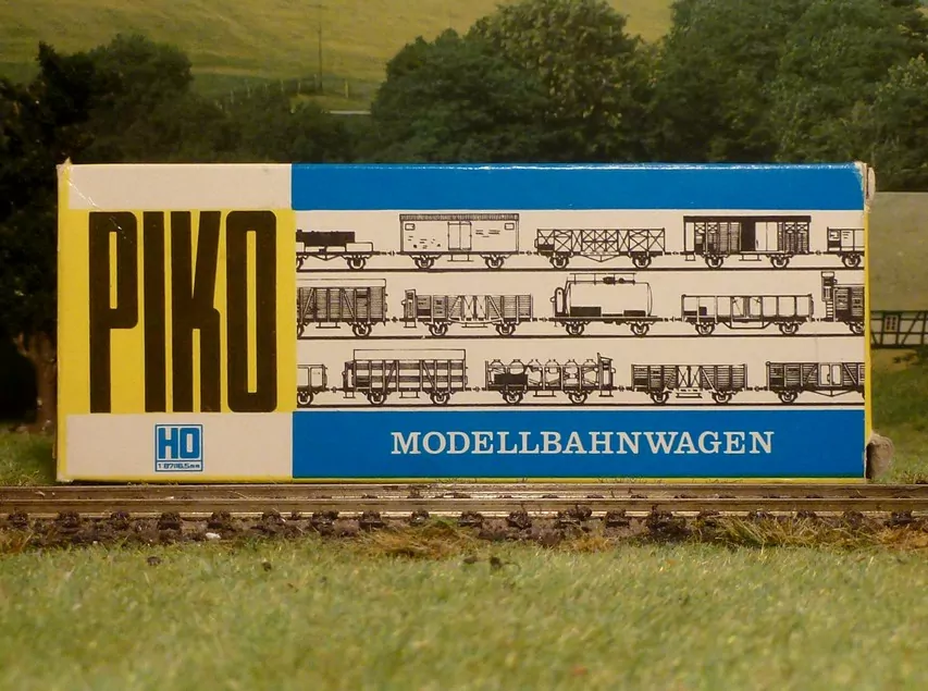 Piko DDR - Nákladní vůz Máv uzavřený - HO