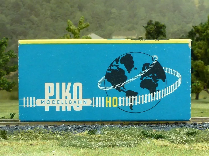 PIKO DDR - Nákladní vůz uzavřený DR- HO