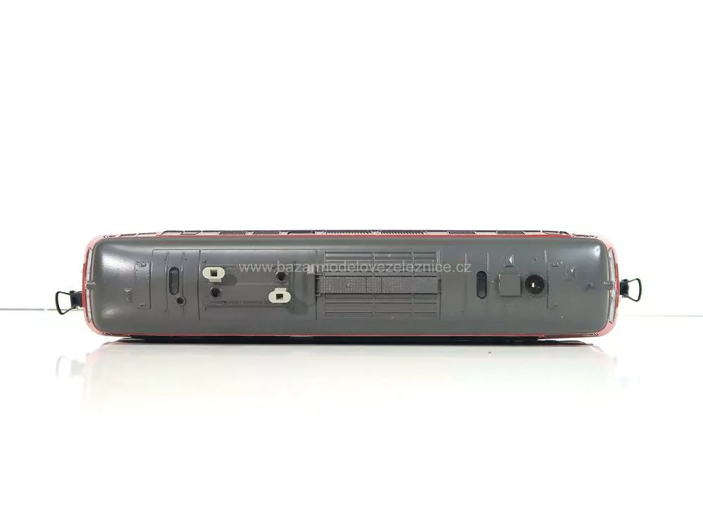TRIX - DSS - Dieselová lokomotiva BR 217 015 - DB - HO