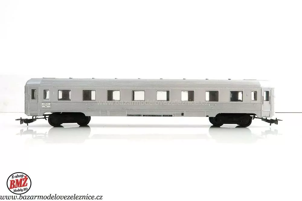 Piko DDR - DC - Set s elektrickou lokomotivou BR 211 DR + 3 vozy osobní - HO