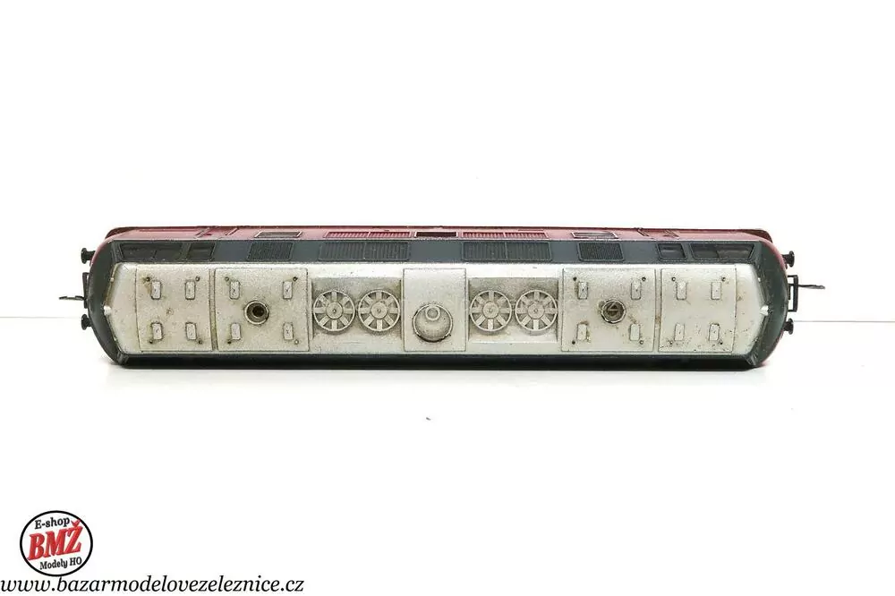 BTTB - Dieselová lokomotiva BR 221 139 DB - TT