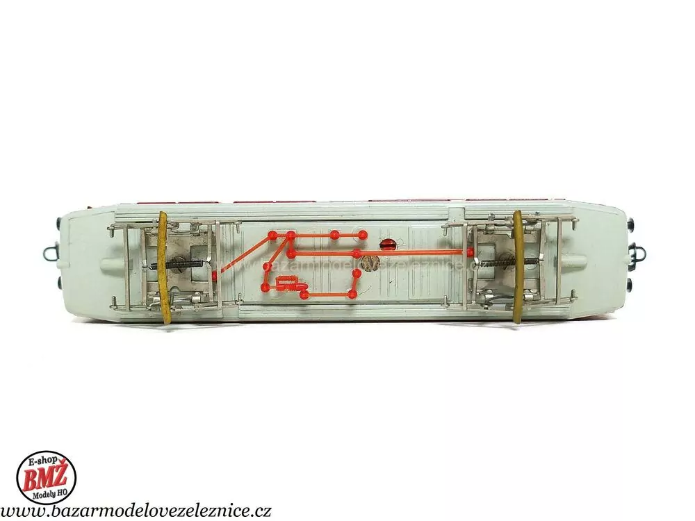BTTB - Elektrická lokomotiva BR 211 018 DR - TT