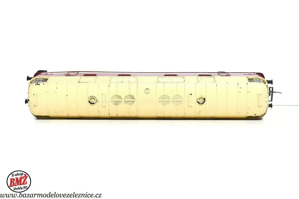 BTTB - Dieselová lokomotiva V 180 146 DR - TT