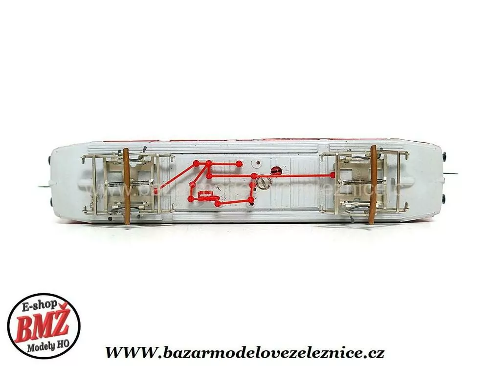 Zeuke - Elektrická lokomotiva BR 211 018 DR - TT