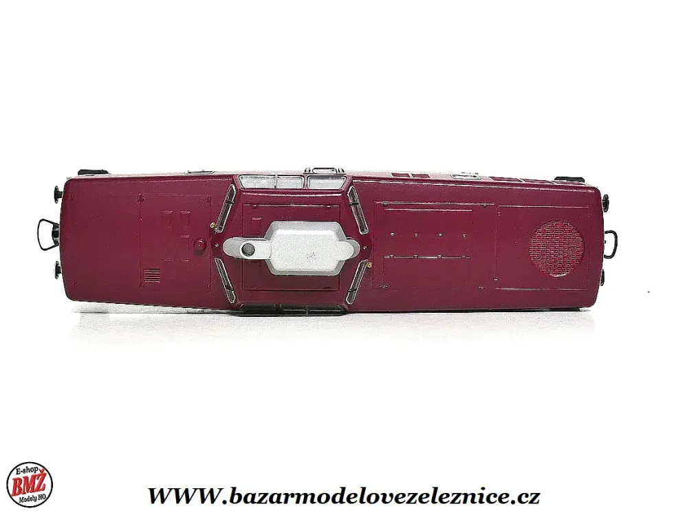 Roco - DCC - Dieselová lokomotiva V 80 008 DR - HO