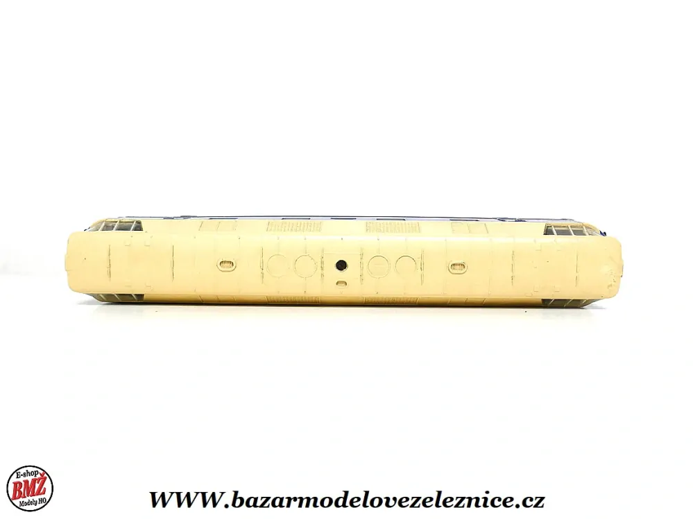 PIKO DDR - DC - Dieselová lokomotiva V 180 059 DR - HO
