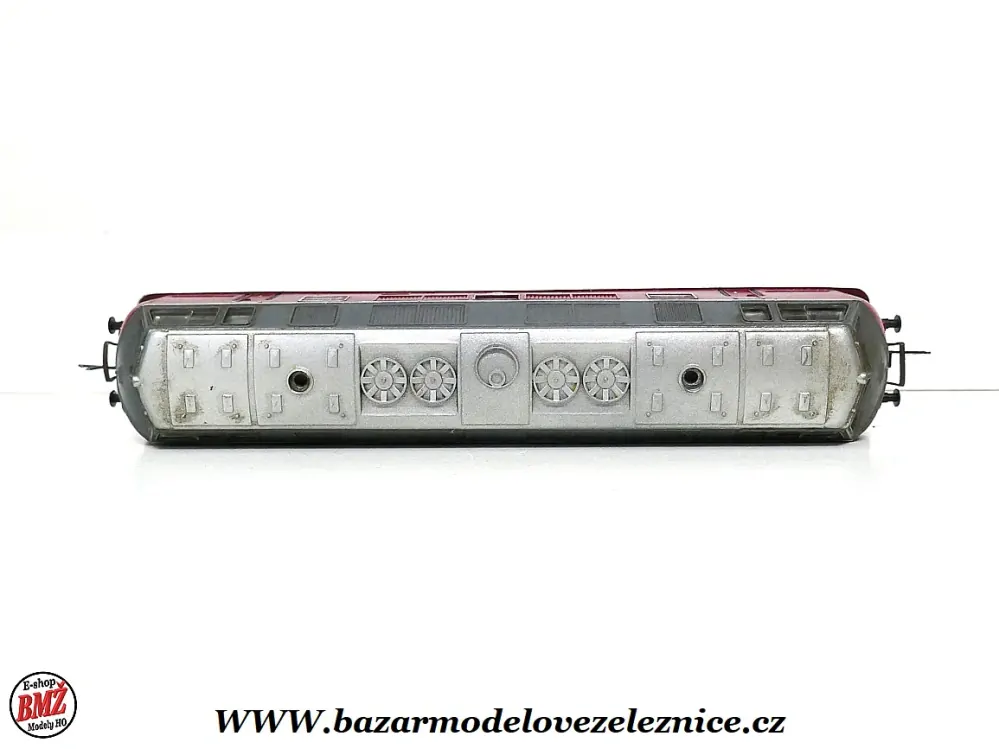 BTTB - Dieselová lokomotiva BR 221 139 DB - TT