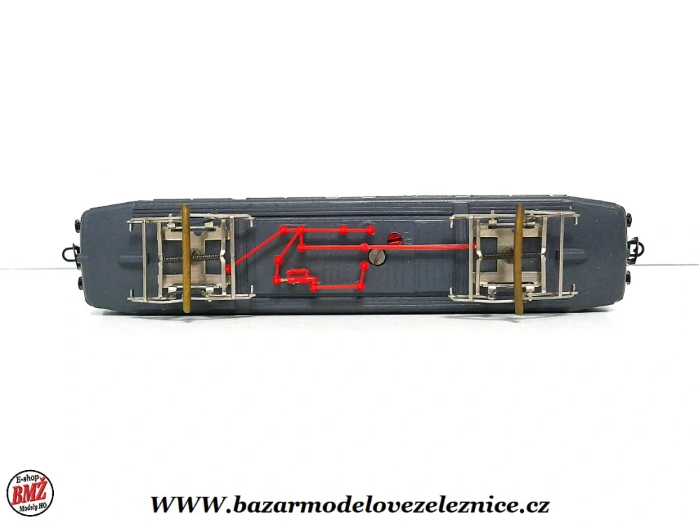 BTTB - Elektrická lokomotiva E 42 018 DR - TT