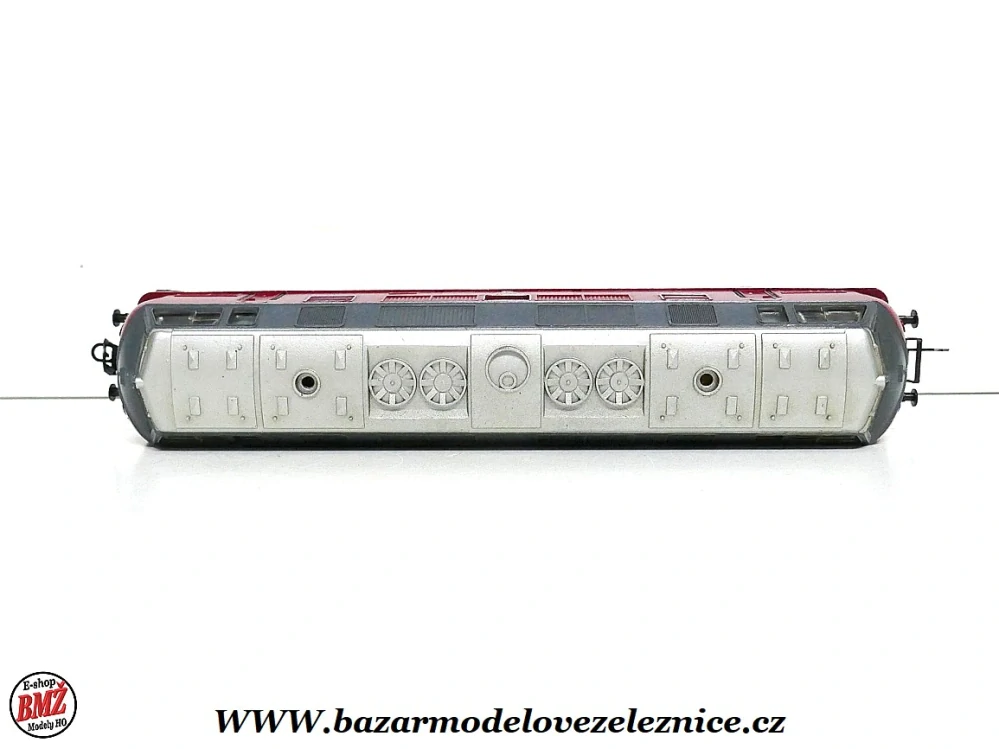 BTTB - Dieselová lokomotiva BR 221 139 DB - TT