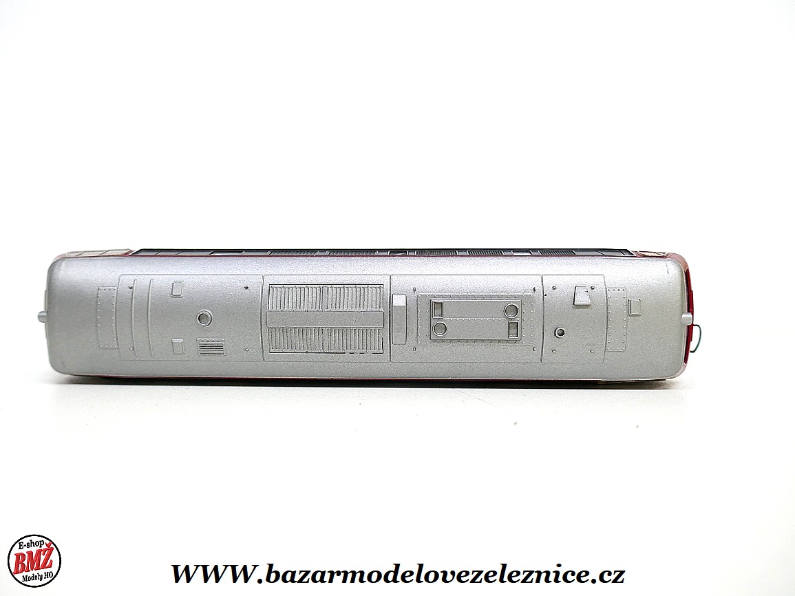 Roco - DC - Dieselová lokomotiva BR 215 015 DB - HO