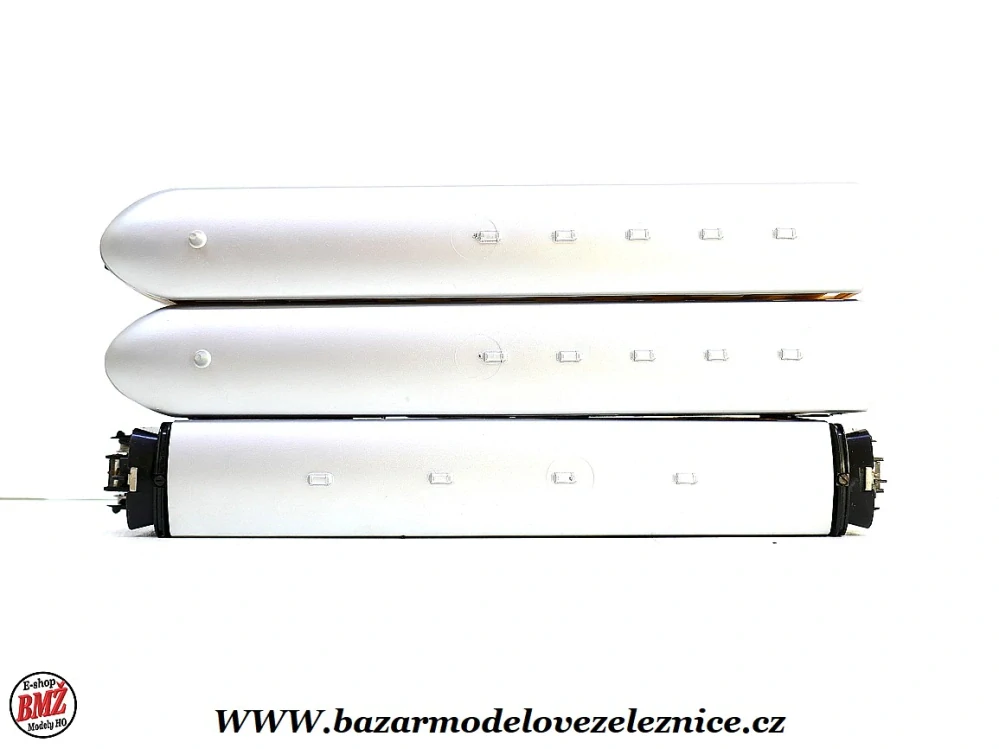 Gutzold - DC - Motorová souprava  SVT 137 DR 3 dílná - HO