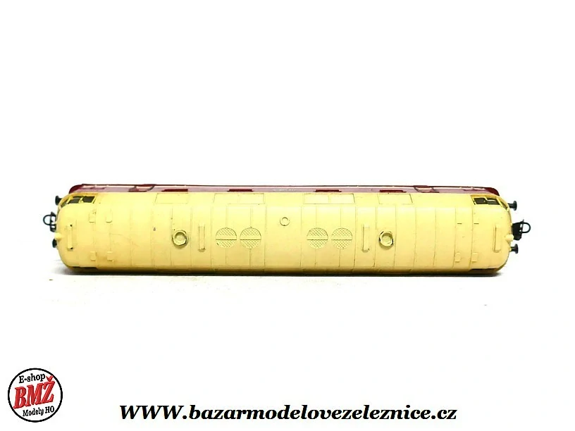 BTTB - Dieselová lokomotiva BR 118 DR - TT