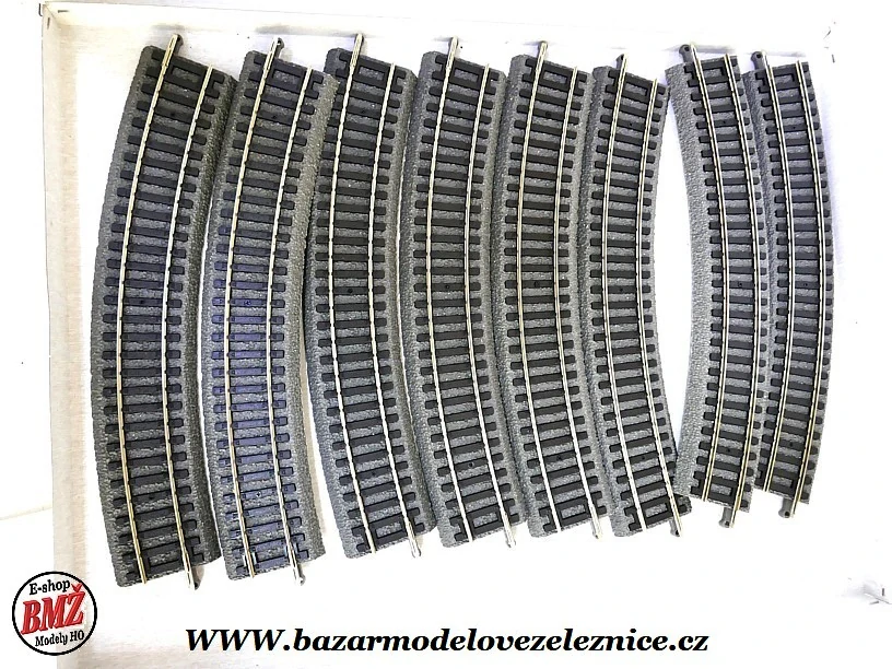 Nové Piko - DSS - Set s elektrickou lokomotivou Taurus OBB + 3 vozy osobní - HO