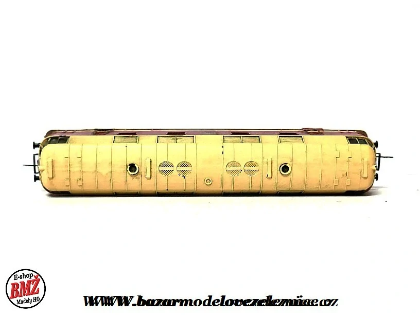 Zeuke - Dieselová lokomotiva V 180 145 DR - TT