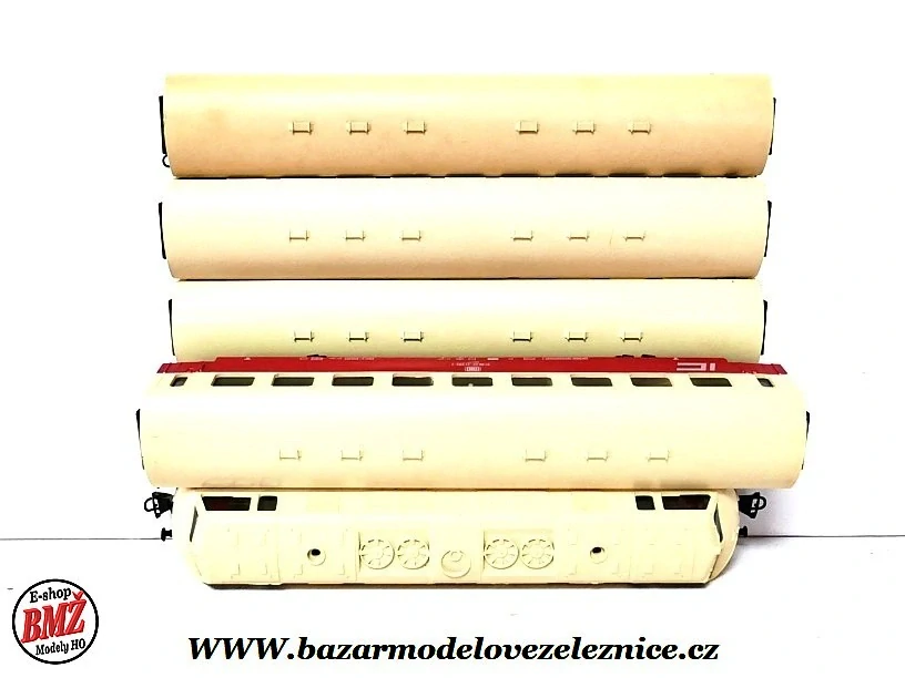 BTTB - DC - Set BR 221 + 4 osobní vozy IC - TT