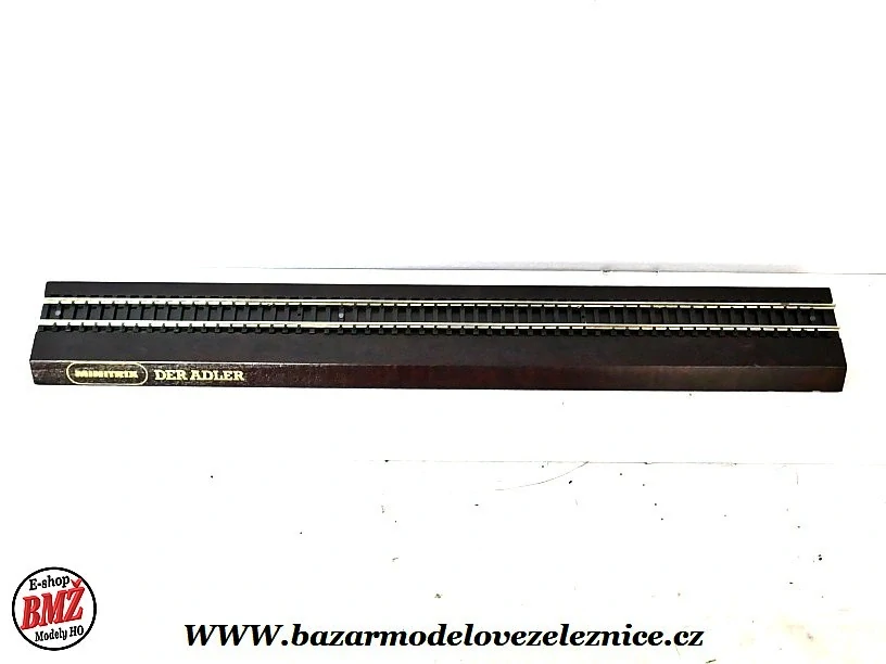 Minitrix - Set Adler + figurky dřevěný boxl - N