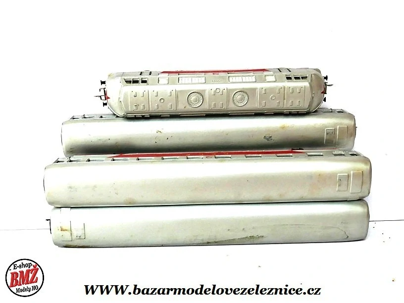 Zeuke - Set V 200 CCCP + 3 os. vozy - TT