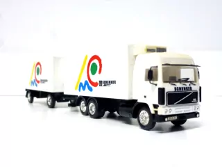 Herpa - Volvo skřín s přívěsem  -  HO