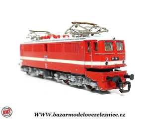 BTTB - Elektrická lokomotiva E 11 022 DR - TT